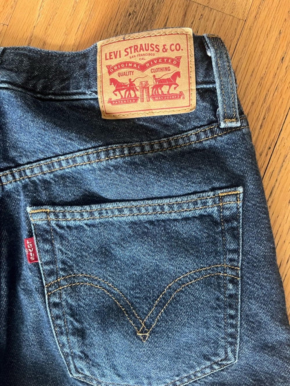 Levi’s high waisted Mom Jean